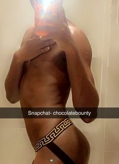 Chocolatebunny 1 - Male escort in Dubai Photo 3 of 6