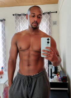 Chomba Dennis - Male escort in Nairobi Photo 6 of 7