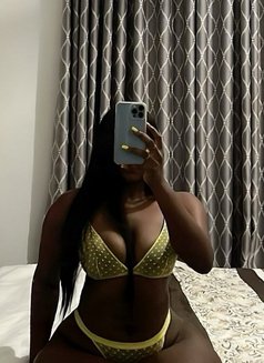 Chosen - escort in Singapore Photo 3 of 4