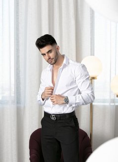 Christian Vip - Acompañantes masculino in Dubai Photo 9 of 10