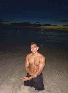 Chris Alejandro Leon - Male escort in Jakarta Photo 5 of 10