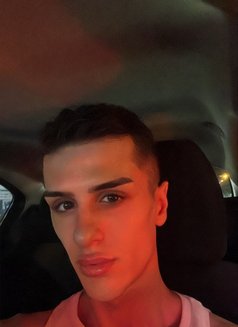 Chris - Male escort in İstanbul Photo 1 of 8
