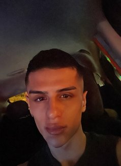 Chris - Male escort in İstanbul Photo 2 of 8