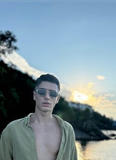 Chris - Male escort in İstanbul Photo 5 of 8