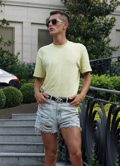 Chris - Male escort in İstanbul Photo 6 of 8