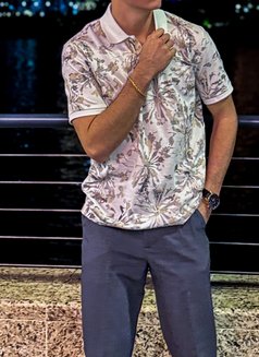 Chris, Boyfriend Experience - Acompañantes masculino in Al Manama Photo 5 of 6