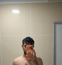 Chris - Male escort in Al Manama