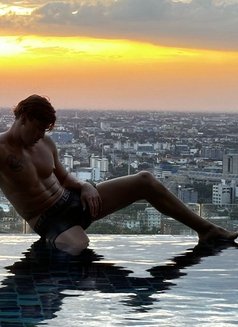 Chris Montana - Acompañantes masculino in Bangkok Photo 30 of 30