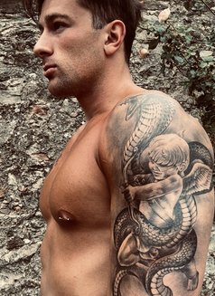 Chris Montana - Acompañantes masculino in Bangkok Photo 30 of 30