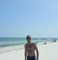 Hill DIANI Women Only - Male escort in Mombasa