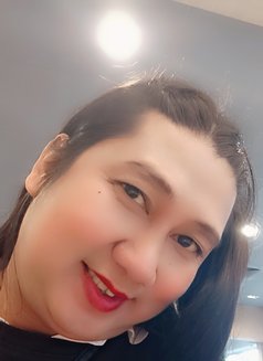 Chrisha - Transsexual escort in Manila Photo 5 of 9
