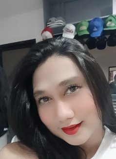 Chrisha - Transsexual escort in Manila Photo 8 of 9