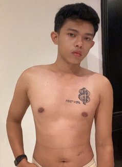 Christ Young Hyper Boy - Male escort in Jakarta Photo 7 of 11