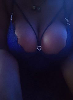 Christel - escort in Kuwait Photo 5 of 7