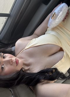 Christina High Class Vip - puta in Dubai Photo 11 of 14