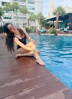Christina Little Bunny Sexy - puta in Abu Dhabi Photo 3 of 4