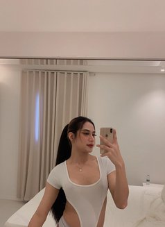 Christina - Transsexual escort in Muscat Photo 1 of 3