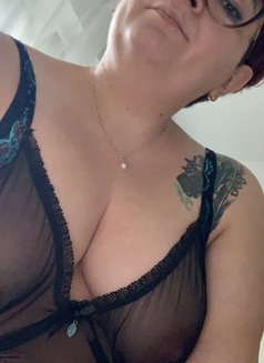 Christine - puta in Bucharest Photo 12 of 12