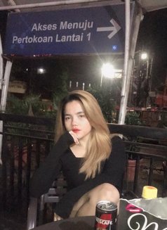 Christine - puta in Jakarta Photo 5 of 19