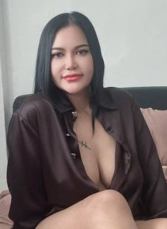 Christine, ready and willing to go - escort in Hong Kong Photo 4 of 7