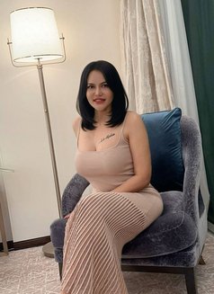 Christine, ready and willing to go - escort in Hong Kong Photo 6 of 7
