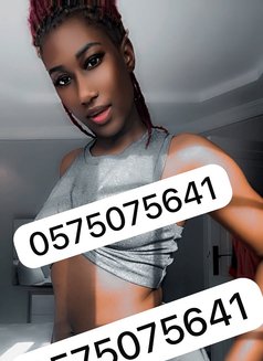 Christine - escort in Jeddah Photo 3 of 4