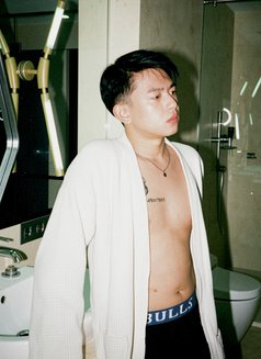 Christma - Male escort in Jakarta Photo 3 of 13