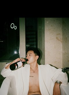 Christma - Male escort in Jakarta Photo 4 of 13