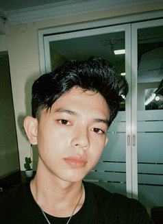 Christma - Male escort in Jakarta Photo 6 of 13