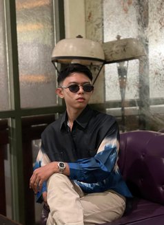Christma - Male escort in Jakarta Photo 9 of 13