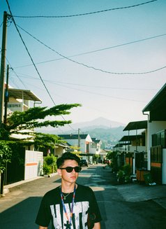 Christma - Male escort in Jakarta Photo 13 of 13