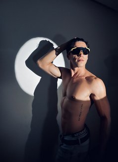 Christopher - Male companion in Nice Photo 4 of 12