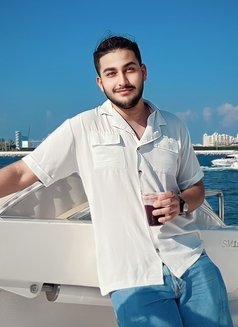 Christopher: Couples & Bfe - Male escort in Doha Photo 3 of 5