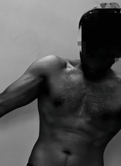 Christopher - masseur in Bangalore Photo 6 of 6