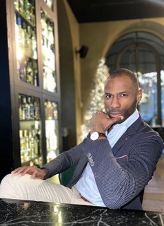 Christopher - Male companion in Milan Photo 5 of 16