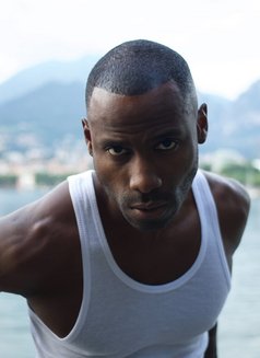 Christopher - Male companion in Milan Photo 6 of 16