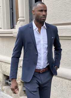 Christopher - Male companion in Milan Photo 12 of 16