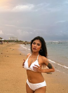 Christy - escort in Bali Photo 11 of 18