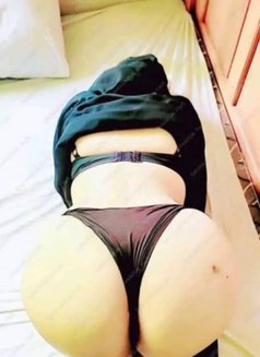 Chubby Girl - adult performer in Karāchi Photo 2 of 11