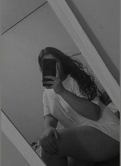 Chubby Girl - adult performer in Karāchi Photo 7 of 11