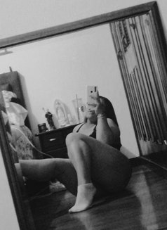 Chubby Girl - adult performer in Karāchi Photo 9 of 11