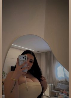 Chubby girl. - masseuse in Şalālah Photo 8 of 11