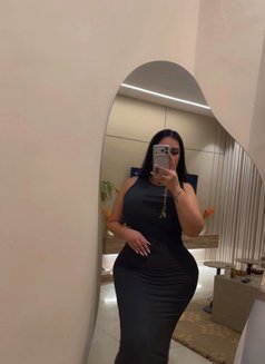 Chubby girl. - masseuse in Şalālah Photo 9 of 11