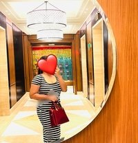 Chubby hot girl - escort in Colombo