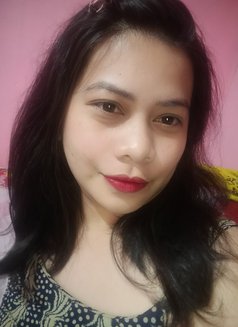 Chubby Pinay Massage Therapist - Masajista in Manila Photo 3 of 4