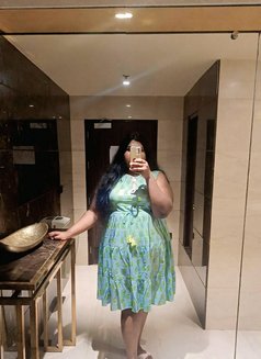 Chubby Shemale Companion Here - Transsexual escort in Kochi Photo 7 of 7