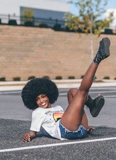 Chully - escort in Bali Photo 3 of 8