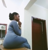 Chunaa - puta in Muscat