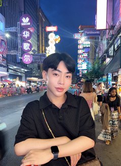 Chuti - Acompañantes masculino in Bangkok Photo 9 of 15
