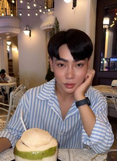 Chuti - Acompañantes masculino in Bangkok Photo 15 of 15